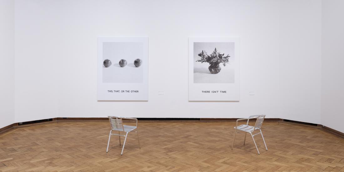 John Baldessari, Two Figures and Two Figures (in different environnments) © John Baldessari 1990. Courtesy Estate of John Baldessari © 2025; Courtesy John Baldessari Family Foundation; Sprüth Magers; Greta Meert Gallery – Antwerp